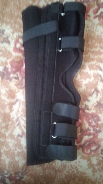 Фиксатор для ног при переломе