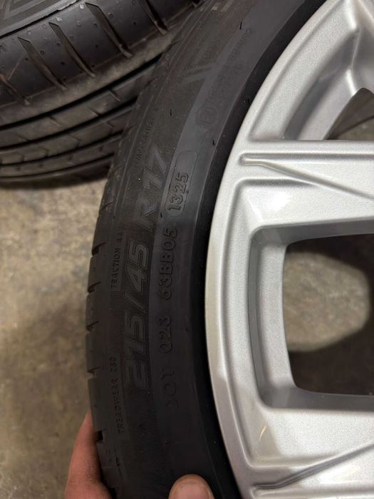 Jante Audi 17 5x112 ET43 A3 A4 A6 + 215/45 R17 Vredestein