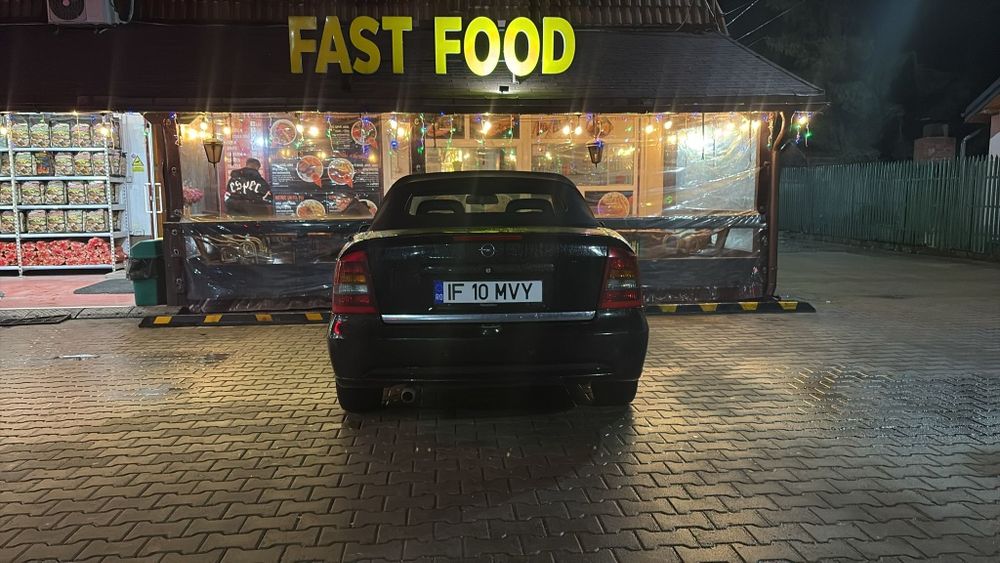 Se vinde opel bertone , se negociază la preț