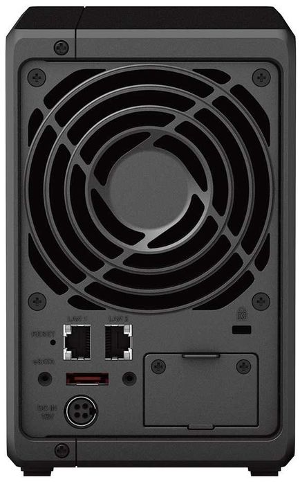 }Сетевое хранилище NAS Synology DS723+