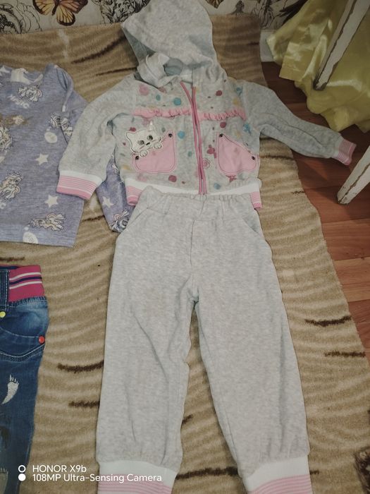 Продам большой пакет вещей на девочку