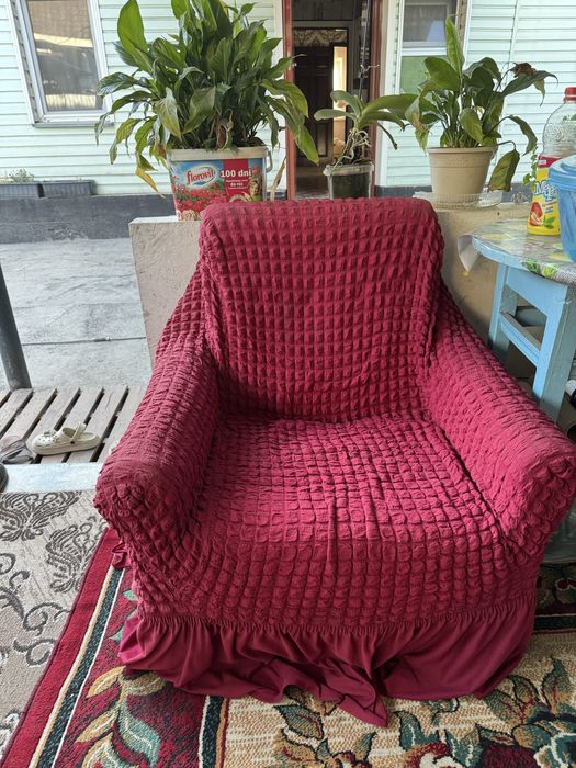 Продаю диван с 2 креслами