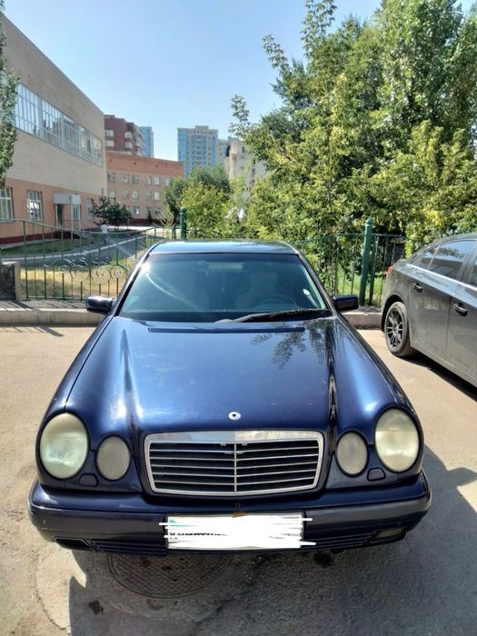 Автомобиль Mercedec-benz