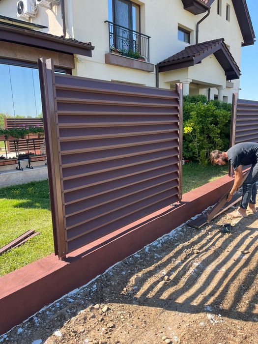 Garduri și porți stil jaluzele șipcă metalica tabla cutata