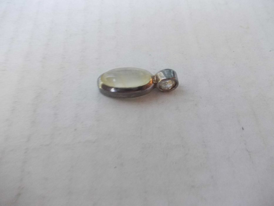 Lant si medalion pandantiv vechi din argint cu piatra 1