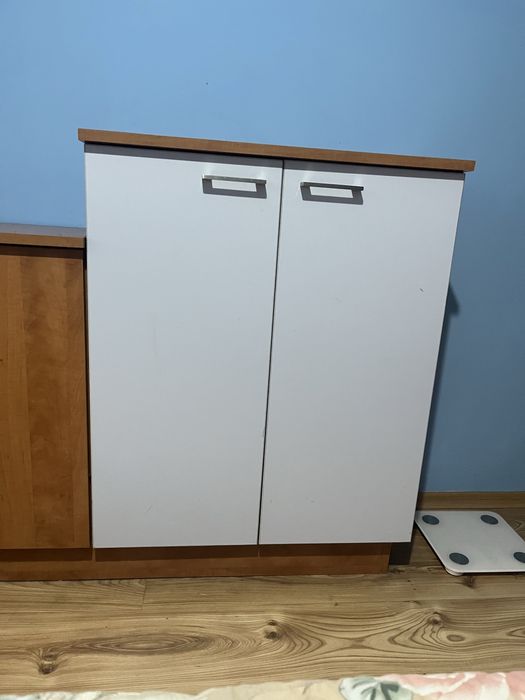 Продавам спален комплект