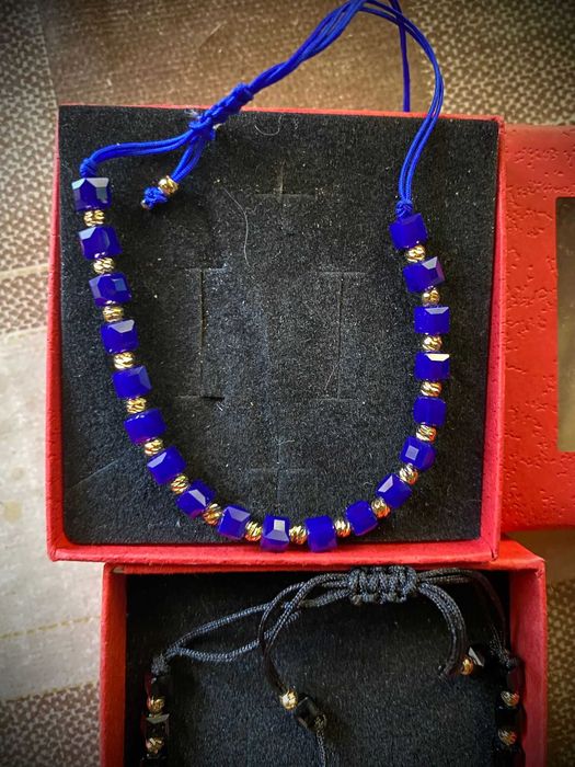 Луксозни гривни изработени от 14 карата злато и хематит