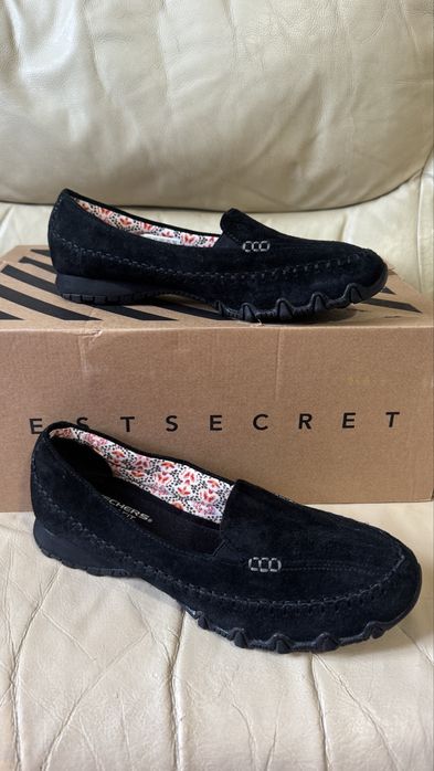 Skechers - дамски велурени лоуфъри