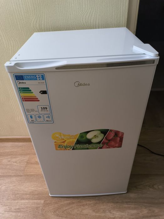 Холодильник Midea 85см новый!