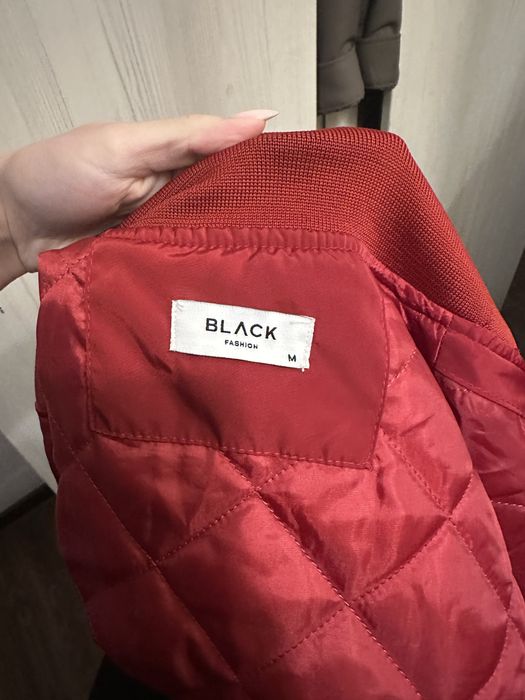 Продам бомбер в идеале, размер подходит s,m,l