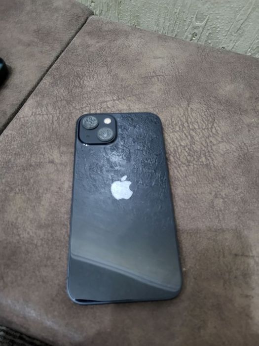 Айфон 13 в хорошем состоянии