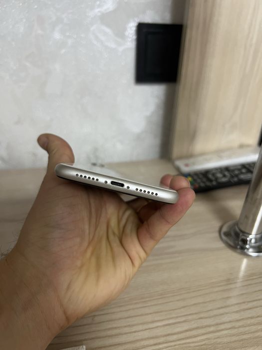 Продам iPhone 11 срочно 128 Гб