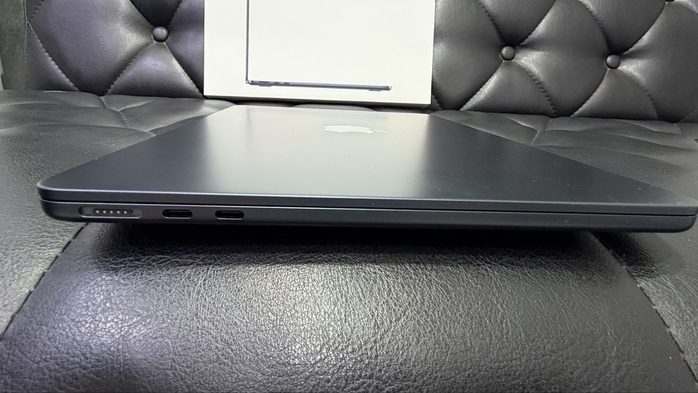 Apple MacBook Air M4 13 inch 16 GB\256GB идеал