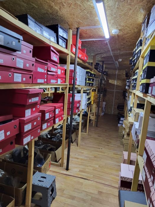 Продам тд кристал  1200 м кв в самом центре