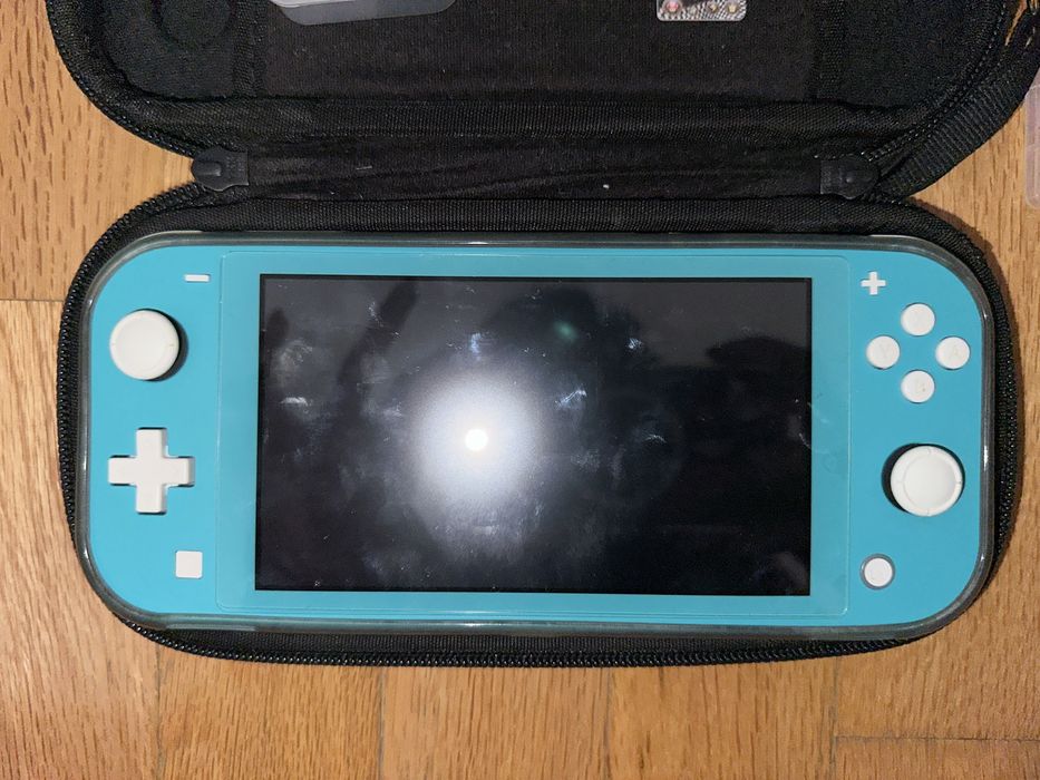 Nintendo Switch Lite + 2 Joy-Cons + Mario Kart + 128GB SD