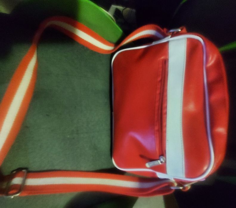 Rucsac din piele naturală, și geantă sport damă din piele ecologică