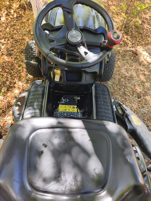 Vând tractoraș tuns gazon MTD Black Edition