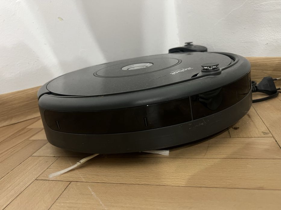 Робот прахосмукачка - iRobot Roomba 606