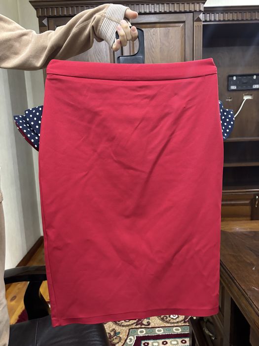 Красная двойка с юбкой