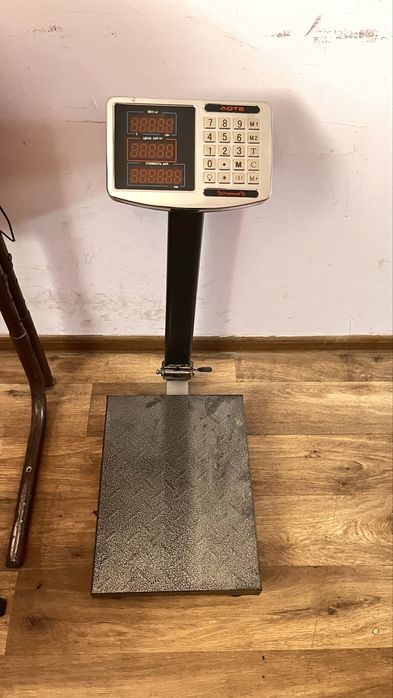 Продам весы напольные
