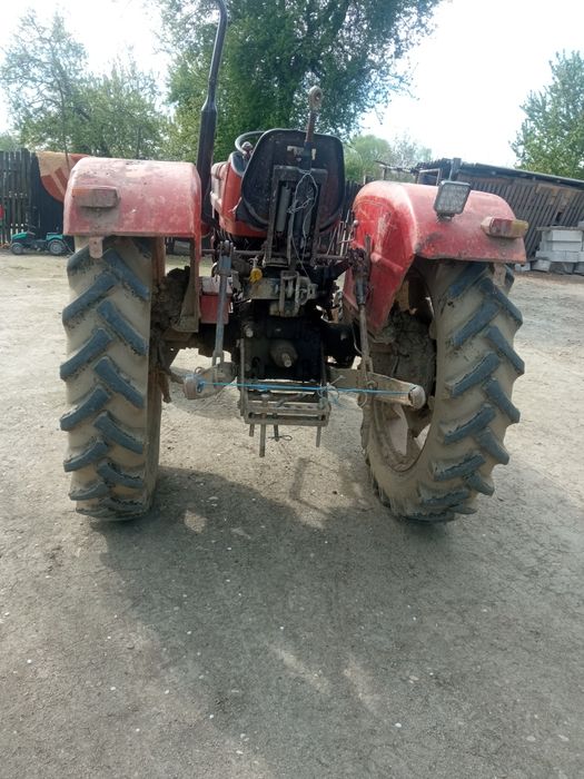 Vând tractor fiat 445