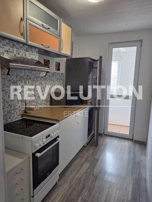 Дава се под наем Двустаен апартамент в Варна, Левски - 65 кв.м за 498.27 € - Снимка #1