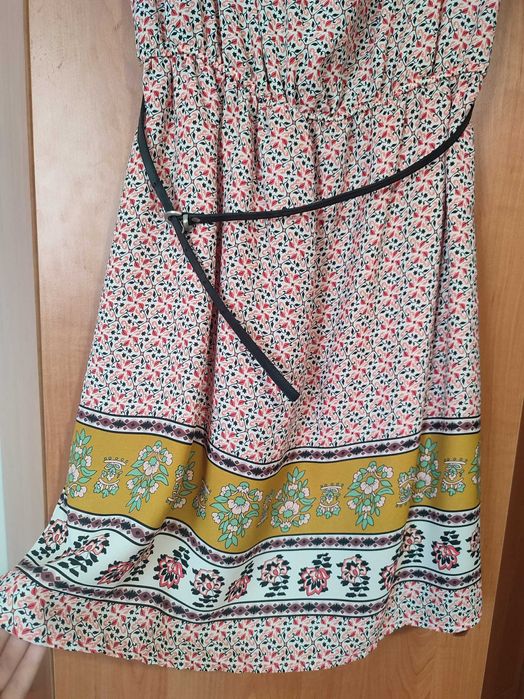 Цветна къса рокля