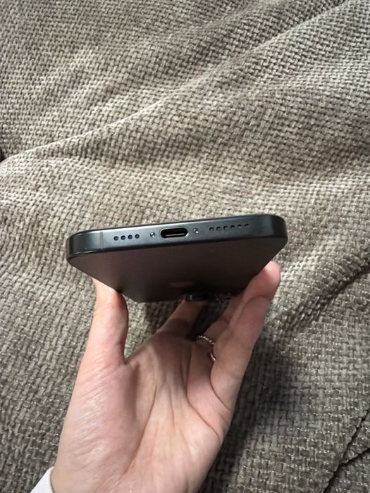 Продам IPhone 16 Pro Max