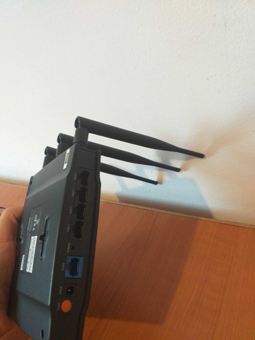 2 Router NETIS WF2409,300Mbps+D-Link DIR 600 Wireless