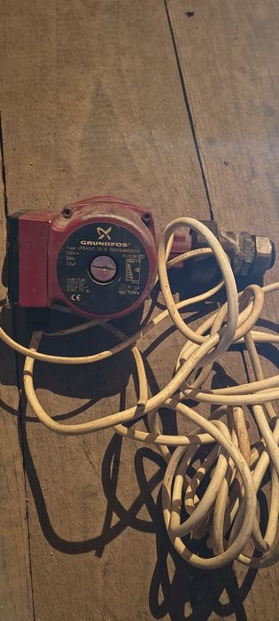 Pompă de circulație grundfos