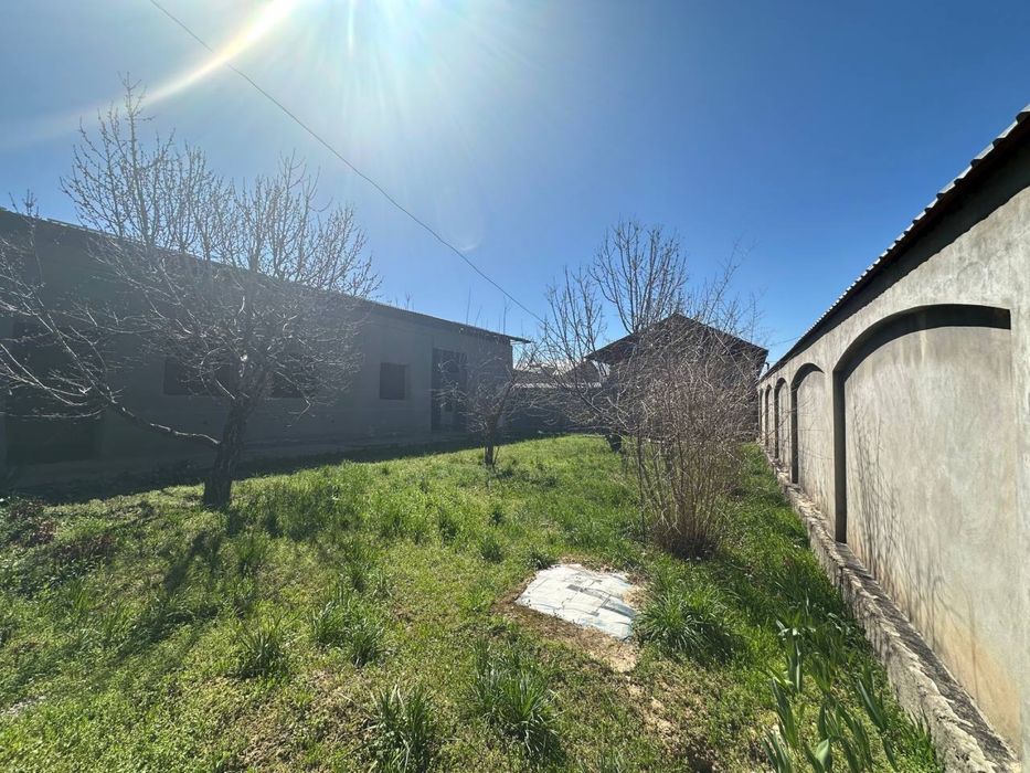 Учкахрамон постдан кирганда Гишткуприкда 4 сотих ер