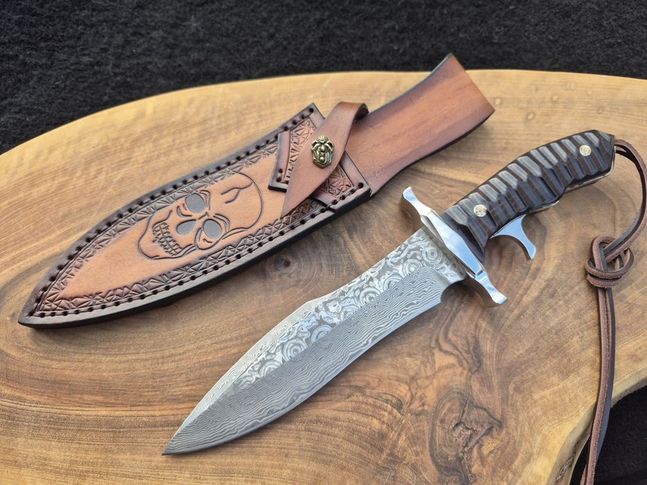 Масивен ловен нож BOWIE DAMASKUS с кания от телешки бланк,LN428