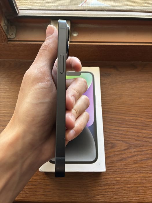 Продам Iphone 14