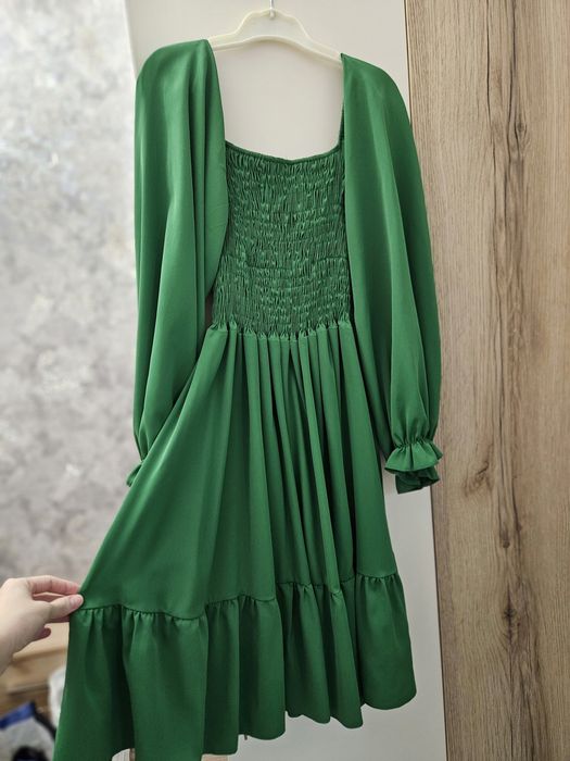 Платье женское..