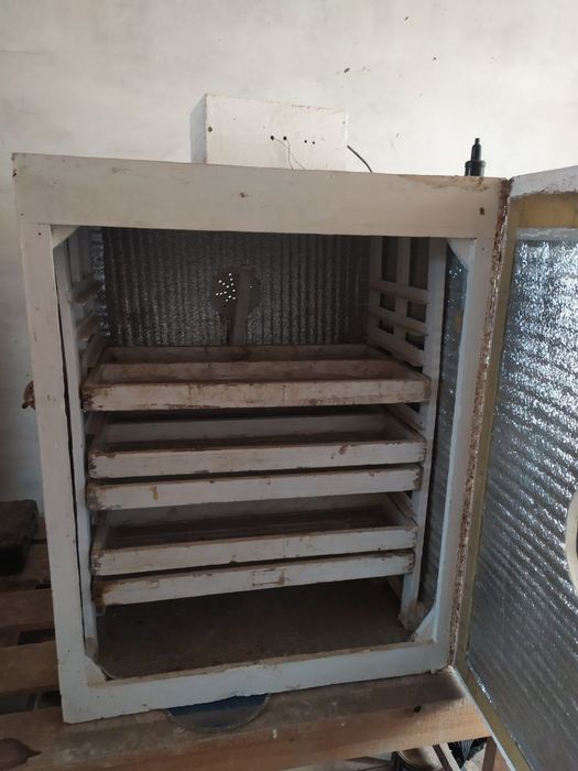 Jo'ja chiqarish aparati yani inkubator sotiladi