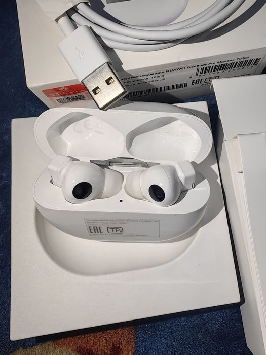 Продам наушники Huawei