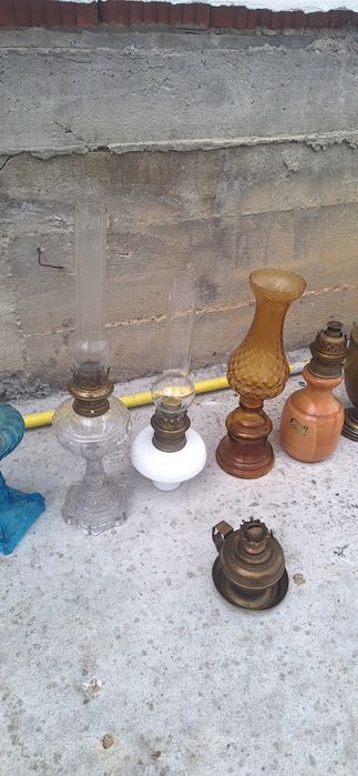 Lămpi pe petrol fuxionavile 50 lei bucata sticluțe myzicale  toate la 50 eon şi alte  obecte