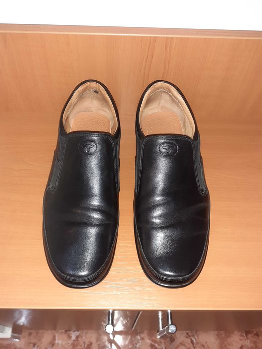 Pantofi barbatesti din piele neagra, marca Gitanos , marimea 42