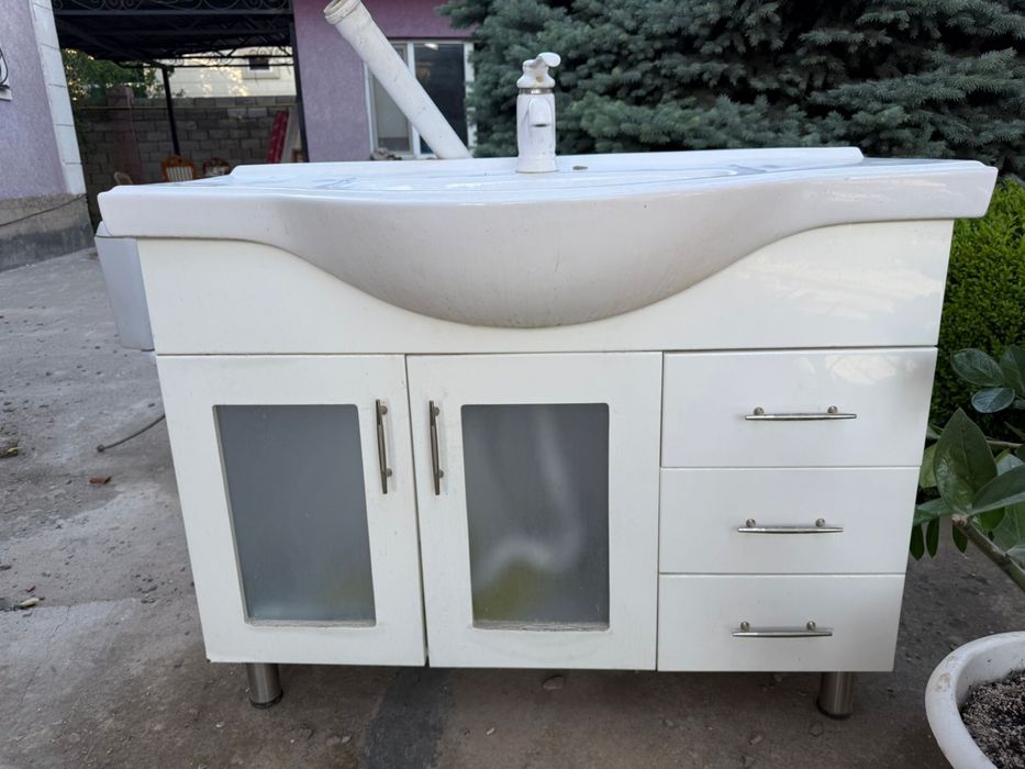 продается унитаз,умывалник