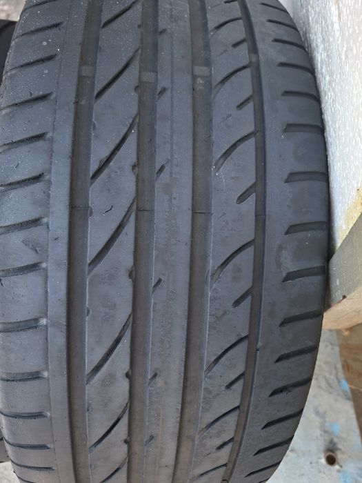 Продам шины 245/45/18 сайлун