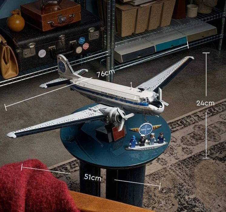 Самолет Лего "Douglas DC-3" компании Pan American
