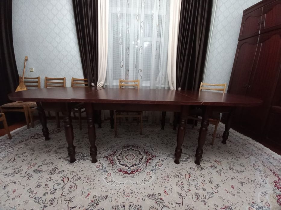 Пподам стол для гостинной