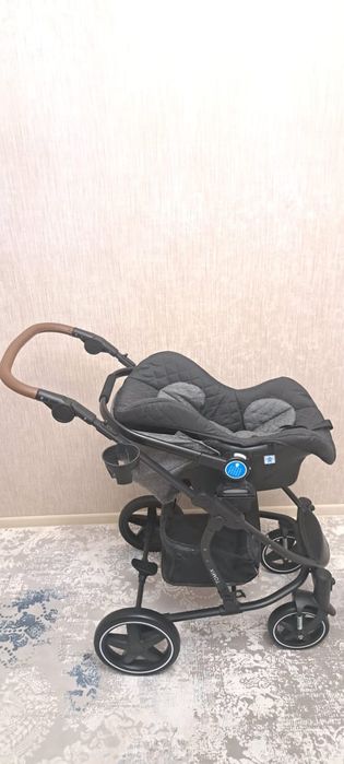 Продам детскую коляску