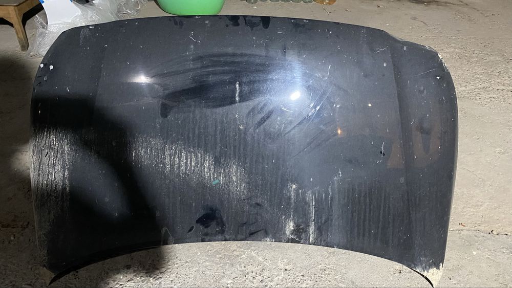 Капот на hundai accent