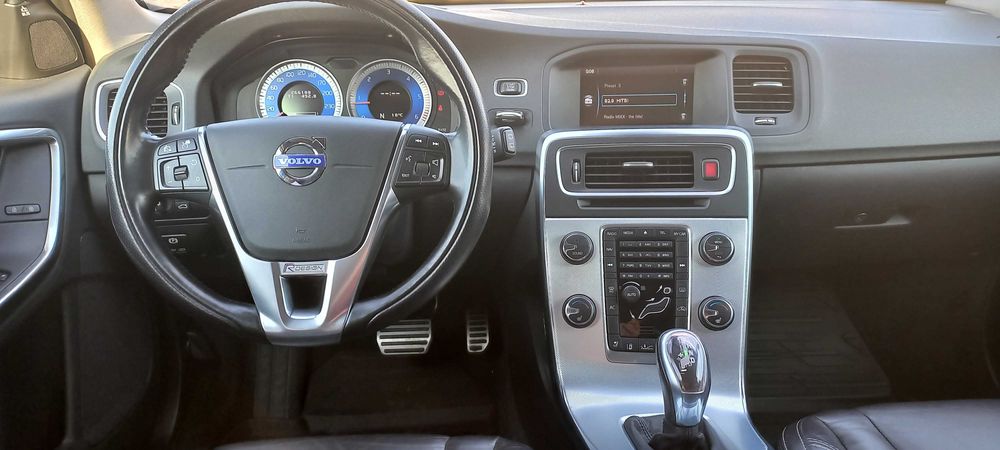 Volvo V60 2.4D5 230 к.с Polestar 4х4 R-desing автоматик