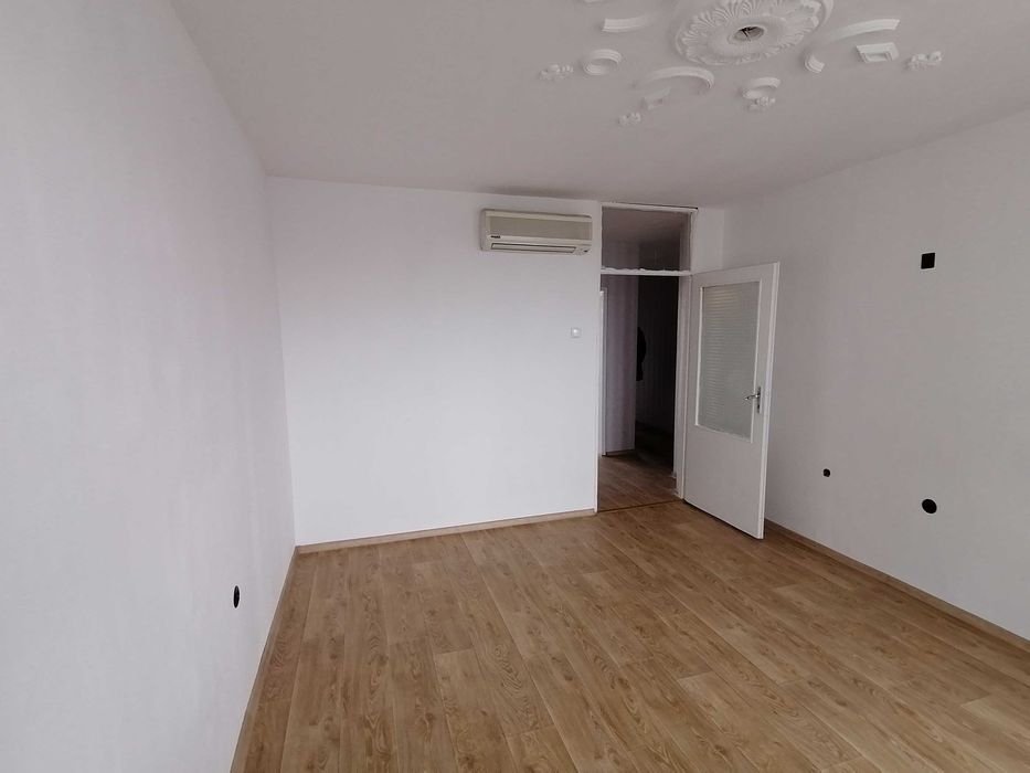 Двустаен апартамент до Чешмата в кв.Три Чучура