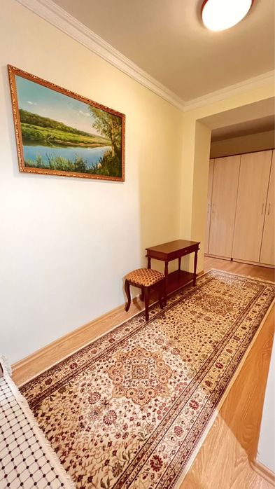 Продам 2 ком кв 82 м2 в районе 8 школы