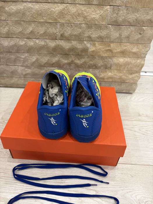 Детски футболни обувки 37 номер