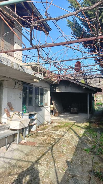 Обзаведена къща в село Блажиево