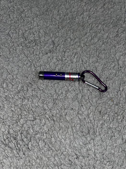 Mini-colectie: tatuaje, brelocuri, laser și șarpe – preț negociabil,l